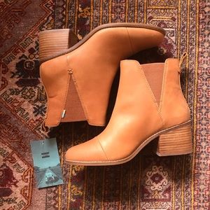 New with tags toms boots